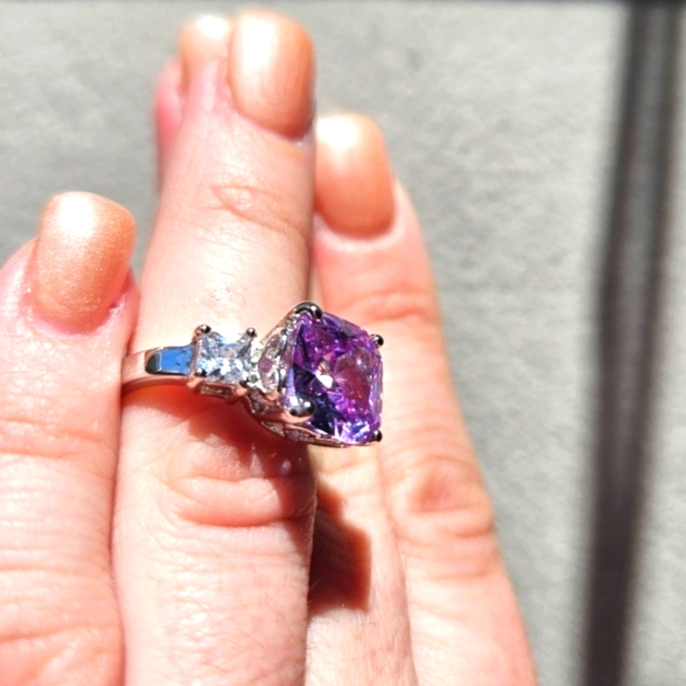 Lavender Shade of Amethyst & White Topaz Ring NWOT Size 5 - Picture 6 of 8